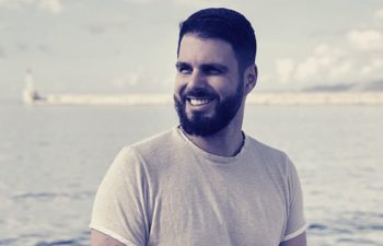 Photo de Nil Parra, fondateur de Comme Avant